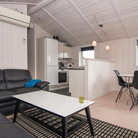 Three-Bedroom Holiday Home In Juelsminde 18 Sonderby  المظهر الخارجي الصورة