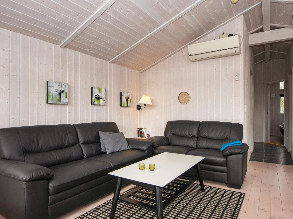 Three-Bedroom Holiday Home In Juelsminde 18 Sonderby  المظهر الخارجي الصورة